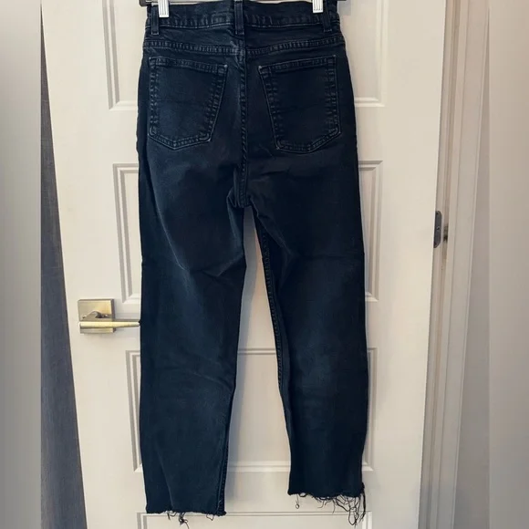 Lois Classic Vintage Straight Leg Relaxed Fit Jeans in Deep Faded Black Wash - Picture 6 of 6